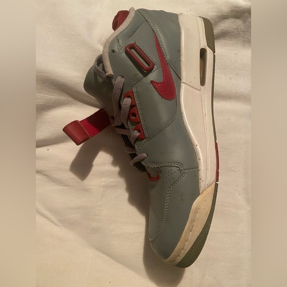 Nike gray and red Velcro strap - Picture 4 of 7